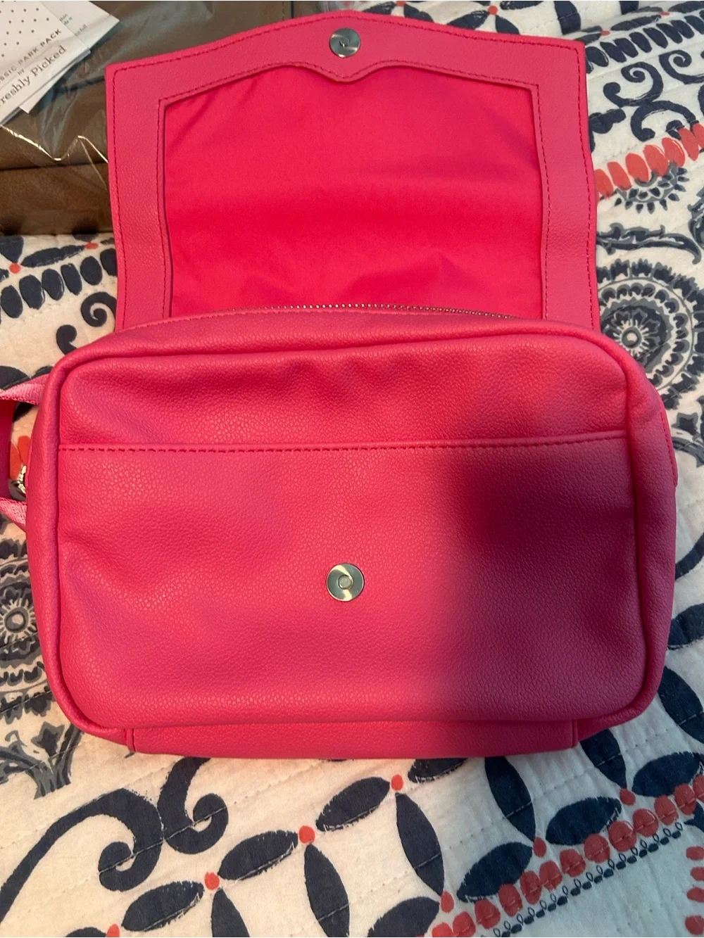 Freshly Picked Classic crossbody bag